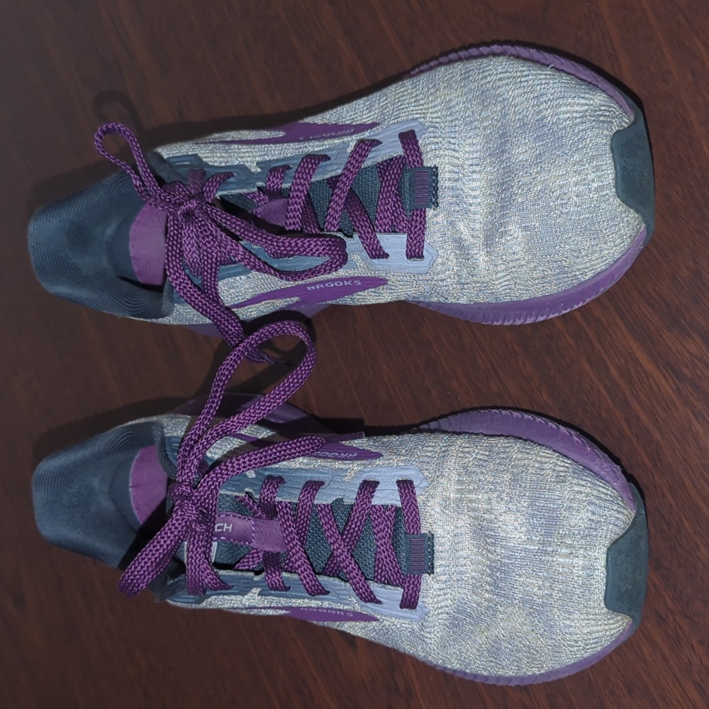Brooks Women's Gray and Purple Sneakers